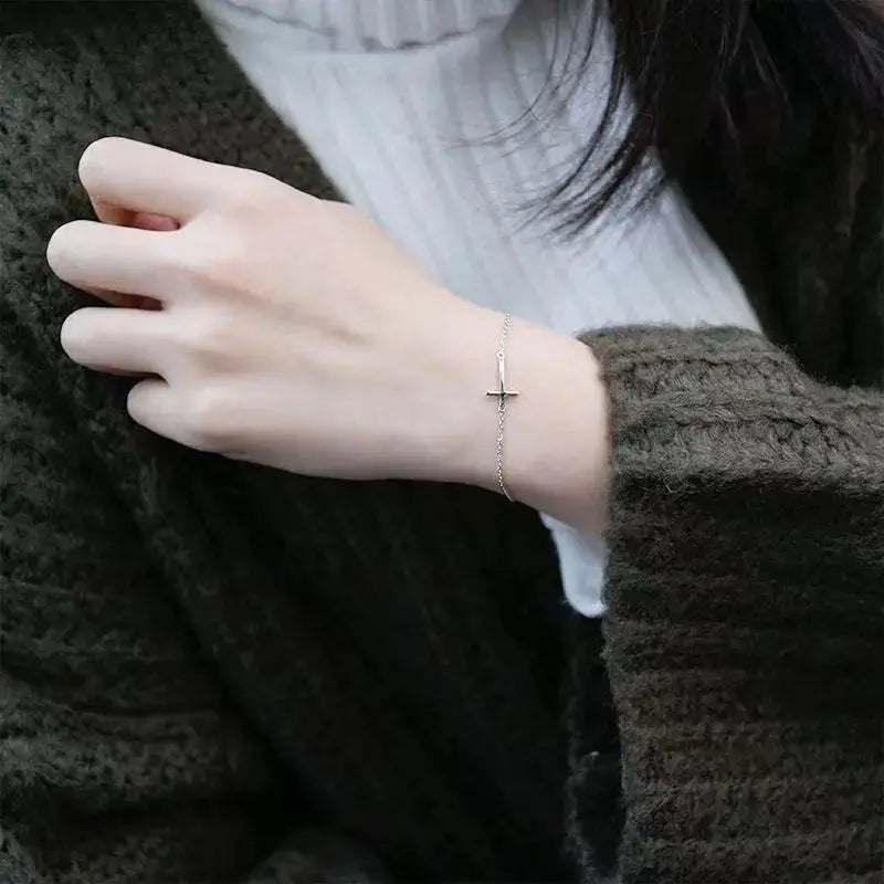 Cross Pendant Bracelet - YESHUALL